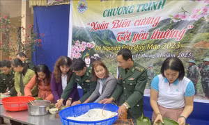 Xuân về trên những nẻo đường biên giới
