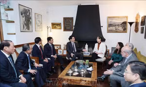 Chủ tịch nước Lương Cường thăm nhà riêng cố Tổng thống Chile Salvador Allende