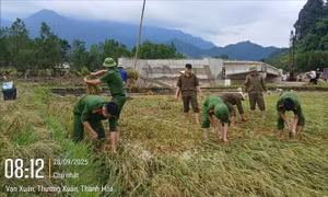 Công an Thanh Hóa chủ động, khẩn trương giúp dân ứng phó bão số 10