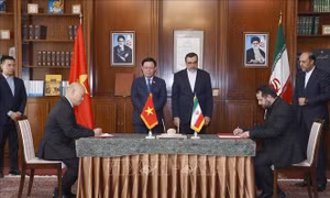 Chủ tịch Quốc hội chứng kiến lễ ký các văn kiện hợp tác Việt Nam - Iran