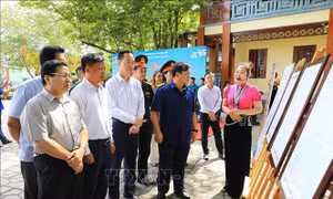 Triển lãm 33 số báo thực hiện ngay tại chiến trường Điện Biên Phủ