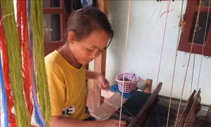 Độc đáo nghề dệt thổ cẩm ở xã biên giới Pa Thơm, Điện Biên