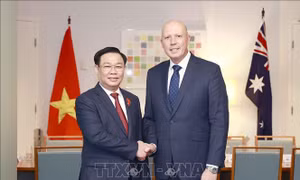 Chủ tịch Quốc hội tiếp Bộ trưởng Giáo dục và lãnh đạo đảng đối lập Australia