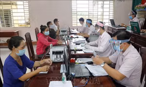 Ưu tiên hàng đầu cho việc cấp vốn vay hỗ trợ trả lương người lao động