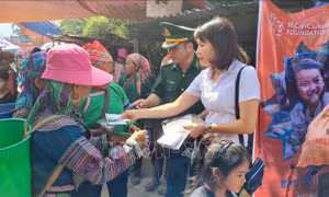 Bảo vệ và hỗ trợ nạn nhân mua bán người