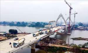 Hợp long cây cầu 1.200 tỷ đồng qua sông Đào (Nam Định)