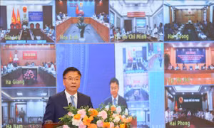 Phó Thủ tướng Lê Thành Long: Rà soát mạng lưới trường lớp để huy động nguồn lực kiên cố hóa