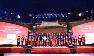 Ghi danh sổ vàng 96 Thủ khoa xuất sắc Thủ đô năm 2023