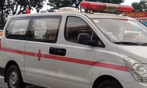 Sốc phản vệ sau tiêm thuốc, cô giáo được Cảnh sát giao thông đưa đi cấp cứu kịp thời