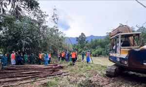 Khẩn trương khắc phục sạt lở ở xã Chân Mây - Lăng Cô