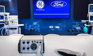 Hãng xe Ford hợp tác sản xuất máy thở