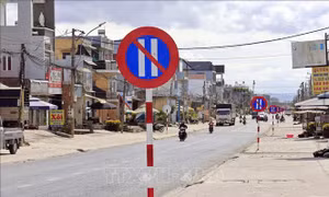 Tháo bớt loạt biển cấm trên Quốc lộ 27 đoạn qua Lâm Đồng