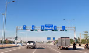 Thông xe tuyến đường nghìn tỷ nối thành phố Vinh và thị xã Cửa Lò
