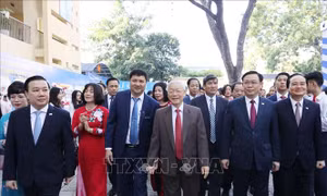 Tổng Bí thư, Chủ tịch nước Nguyễn Phú Trọng dự Lễ kỷ niệm 70 năm thành lập Trường THPT Nguyễn Gia Thiều