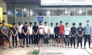 Kịp thời ngăn chặn một vụ 'hỗn chiến' với nhiều hung khí nóng