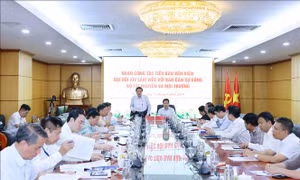Đoàn Tiểu ban Văn kiện Đại hội XIV của Đảng làm việc với Ban cán sự đảng Bộ Tài nguyên và Môi trường