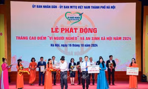 Hà Nội trao sinh kế, tạo giá đỡ an sinh cho người nghèo