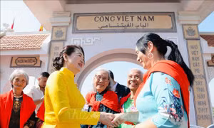 Phu nhân Chủ tịch Quốc hội thăm Làng Việt Nam tại Maroc