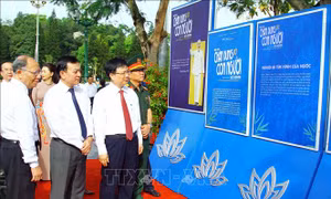 Trưng bày chuyên đề 'Hồ Chí Minh - Chân dung một con người'