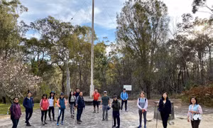 Cựu du học sinh Việt Nam tại Australia đi bộ gây quỹ vì trẻ em nghèo 
