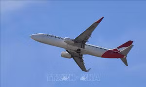 Máy bay của Qantas chở gần 200 hành khách hạ cánh an toàn dù gặp sự cố