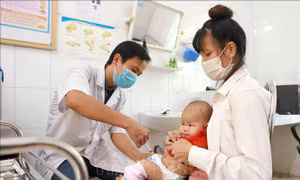 Phân bổ 185.000 liều vaccine 5 trong 1 cho 49 tỉnh, thành phố 
