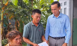 Thăm hỏi, động viên gia đình có hai anh em song sinh tử vong do đuối nước