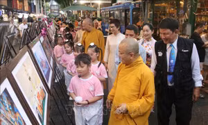 Triển lãm ảnh nghệ thuật 'Phật giáo với hòa bình'