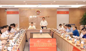 Đoàn Tiểu ban Văn kiện Đại hội XIV của Đảng làm việc với Ban cán sự đảng Bộ Thông tin và Truyền thông
