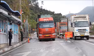 Giao thương thông suốt qua các cửa khẩu tại Lạng Sơn