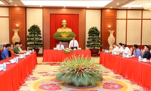 Trưởng Ban Tổ chức Trung ương tiếp Đoàn đại biểu người có uy tín tỉnh Bắc Kạn