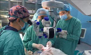 Hành trình ghép giác mạc từ những người bạn Mỹ
