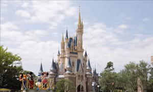 Tập đoàn giải trí Disney dự kiến giảm 7.000 việc làm