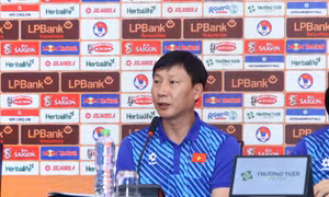HLV trưởng Kim Sang Sik trao cơ hội cho Đặng Văn Lâm trong trận đấu với đội tuyển Nga
