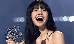 Thành viên Lisa của nhóm Blackpink lập thêm kỷ lục Guinness thế giới