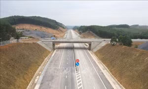 Quảng Trị: Đề xuất hỗ trợ vốn xây mới 42 km để thông tuyến Quốc lộ 15D