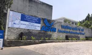 Bảo đảm để học sinh sớm được trở lại học tập tại Trường Quốc tế Mỹ