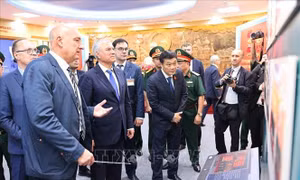 Chủ tịch Duma Quốc gia Nga thăm Trung tâm Nhiệt đới Việt - Nga