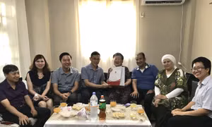 Đại sứ quán Việt Nam thăm hỏi gia đình kiều bào tại Algeria nhân dịp lễ Eid Al-Adha