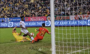 V.League 2023: Thép Xanh Nam Định và Hoàng Anh Gia Lai rượt đuổi hấp dẫn