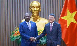 Thủ tướng Lê Minh Hưng tiếp Bộ trưởng Ngoại giao Cộng hòa Angola Téte António