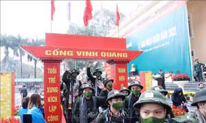 Sáng 16/2, tân binh Thủ đô lên đường nhập ngũ