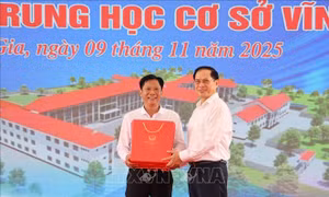 Phó Thủ tướng Bùi Thanh Sơn dự Lễ khởi công trường học tại các xã biên giới tỉnh An Giang