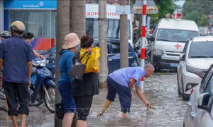Cần Thơ: Xử lý nghiêm việc vứt rác bừa bãi ảnh hưởng thoát nước khi triều cường