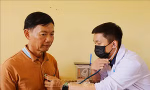 Trao gửi yêu thương tới người dân có hoàn cảnh khó khăn tại Campuchia