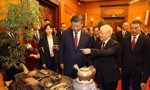 Nhà lãnh đạo có uy tín lớn, tầm nhìn xa, hoàn thiện đường lối đối ngoại 'cây tre Việt Nam'