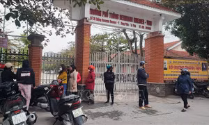 Sau vụ sập trần phòng học, thành phố Vinh yêu cầu các trường rà soát toàn bộ cơ sở vật chất 