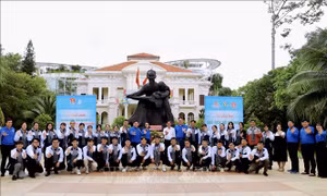 Tuổi trẻ TP Hồ Chí Minh hoạt động tình nguyện tại huyện đảo Phú Quý