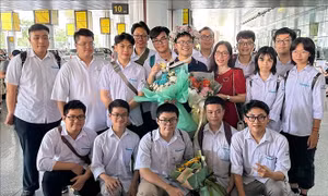 Chàng trai 'Vàng' Olympic Phạm Việt Hưng miệt mài với Toán học
