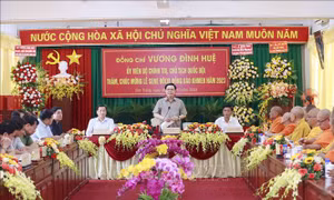 Chủ tịch Quốc hội thăm, chúc mừng Hội Đoàn kết sư sãi yêu nước tỉnh Sóc Trăng 